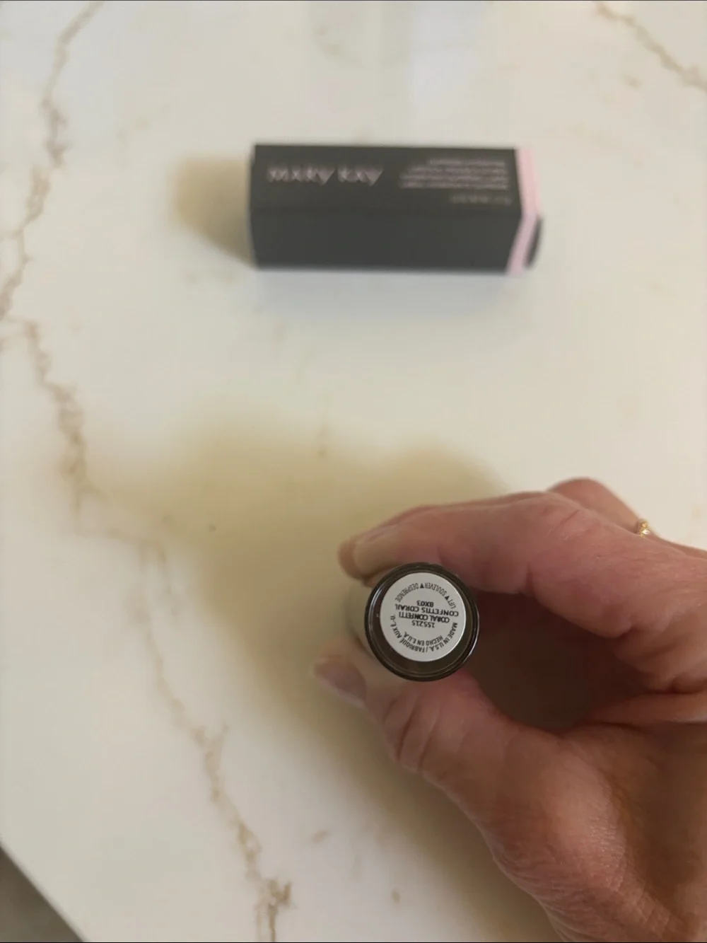 Mary Kay Supreme Hydrating Lipstick - coral Confetti